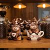 Stabile Harzfigur Dekoration 2 Stück Kaffeekuh Figur Niedliche Tierstatue für Zuhause Schreibtisch Miniatur Highland Dekoration Café Stil Tischdekoration,