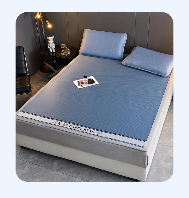 Clever Plan Right Angled Edge Teddy Bear Style 1800D Carbon Gloss Ice Silk Mat Flat Style Cooling Mat Three Piece Set Student Single
