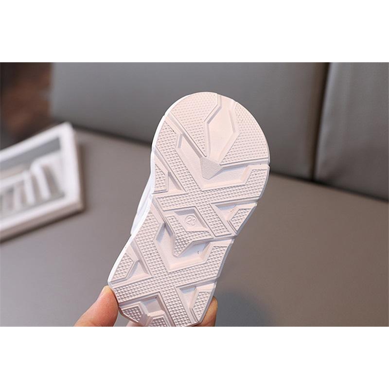 Kids' LED Light Up Sneakers Boys & Girls Breathable Mesh LED Flashing Chunky Shoes Lightweight Non-Slip Casual Trainers