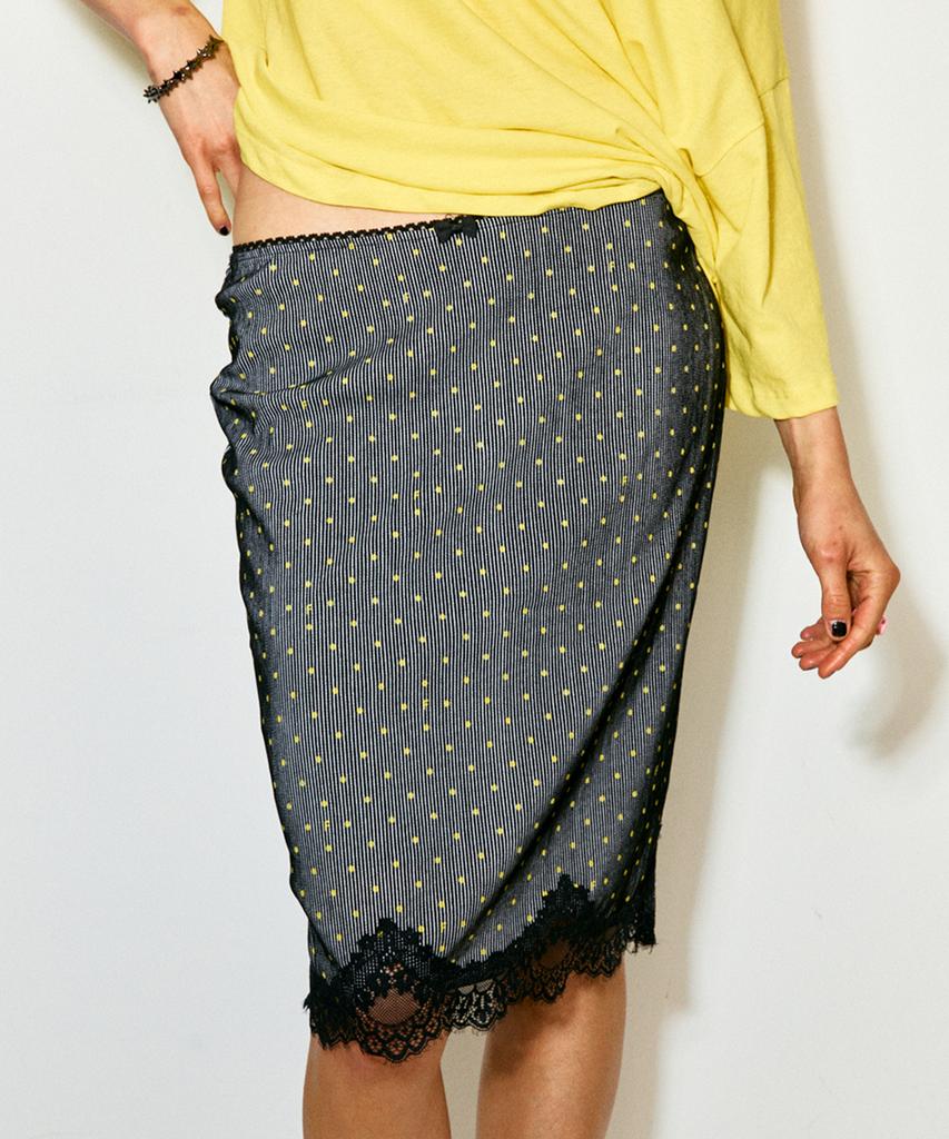 Haitaideupeulaengki Lace Ribbon Midi Skirt Gray
