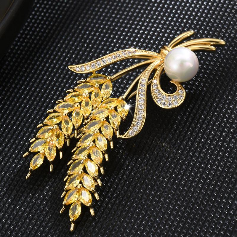 Golden Wheat Ear Brooch: Elegant Women's Suit Jacket Pin & Versatile Clothing Accessory
