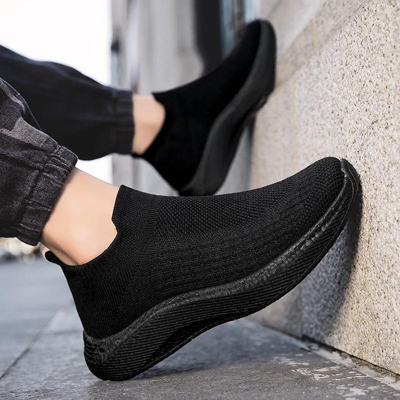 Pantofi sport de bărbați Pantofi sport casual Toamnă Talpă groasă Rezistent la uzură Modă Versatil Negru Alergare Plasă Șosete Pantofi vulcanizați