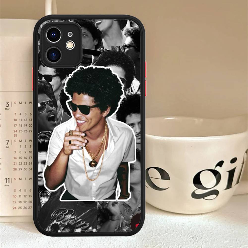 B-Bruno M-Mars Singer For IPhone 16 15 14 13 12 11 Pro Max X XS MAX Plus Translucent Black Phone Cover