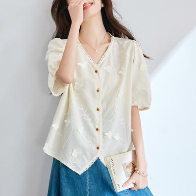 Summer New Temperament V-neck Lace Embroidered Short-sleeved Shirt Women's French Bubble-sleeved Short Top