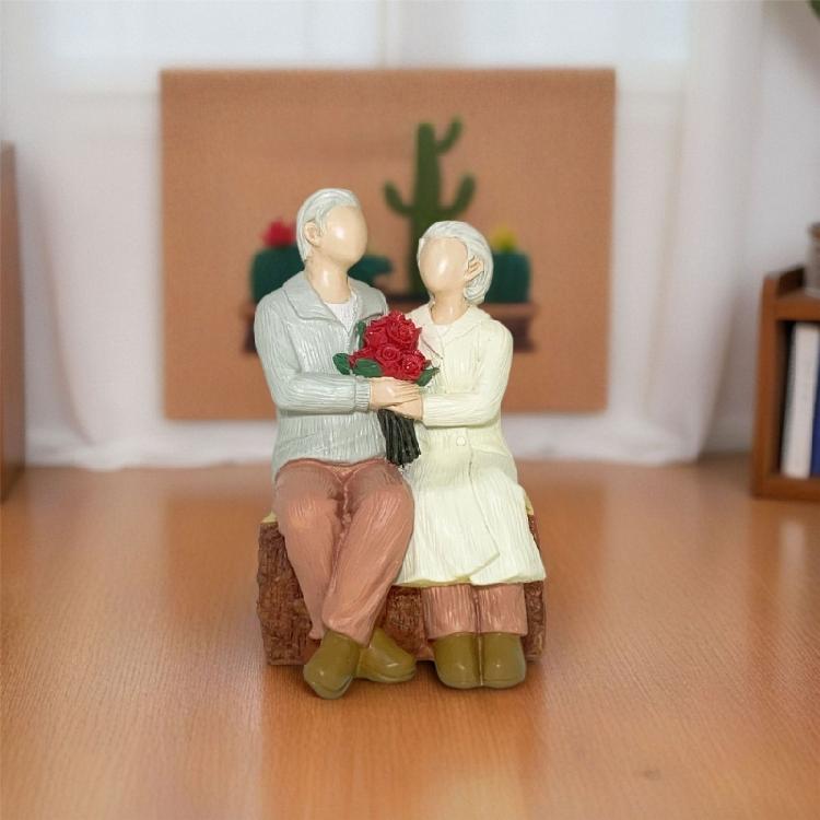 Romantics Loving Elderly Couple Figurine Resins Anniversary Statue Valentines Day Figures Gift for Parent Grandparents