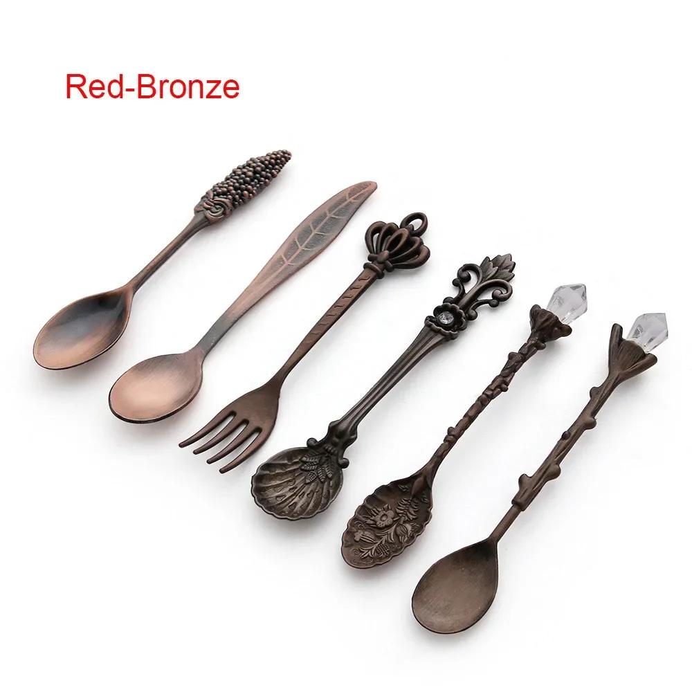

1set 6pcs Mini Gold Metal Carved Royal Style Dessert Fork Teaspoon Kitchen Tool for Coffee Snacks Fruit Prikkers