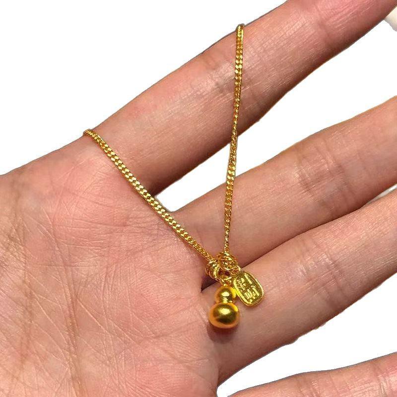 Elegant Gold Gourd Charm Necklace: Chinese-Inspired, Simple, Exquisite, and Versatile Women's Clavicle Chain