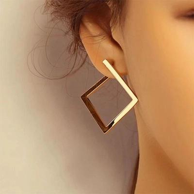 Fashion Distortion Interweave Twist Metal Circle Geometric Round Hoop Earrings for Women Accessories Retro Party Jewelry AVE