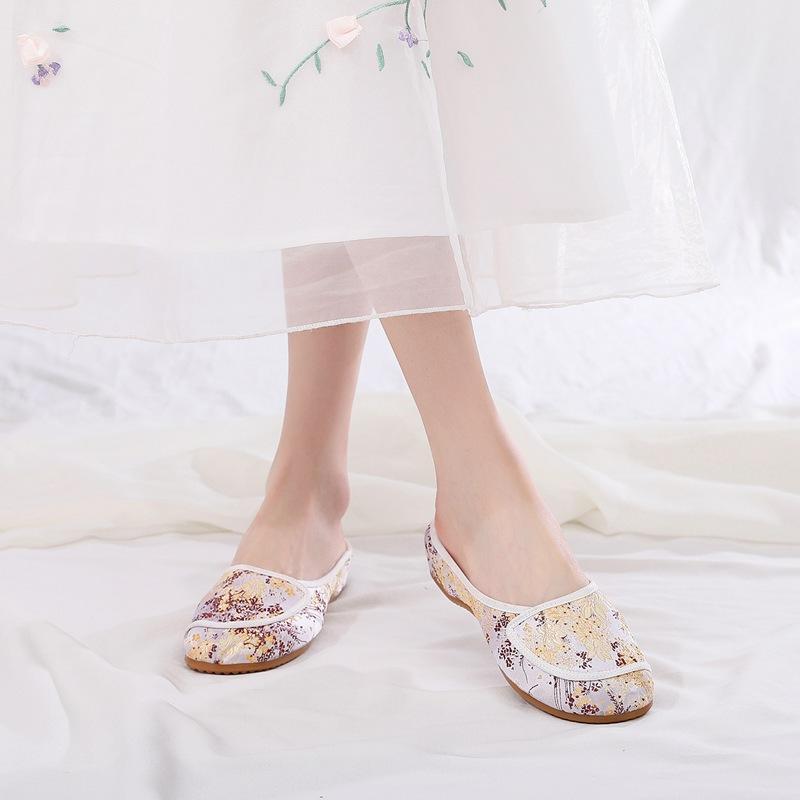[Full House of Flowers] Spring and Summer Women's Ethnic Style Home Embroidered Slippers Fashion Sandals Women's Inner Height Increasing Slippers Wome