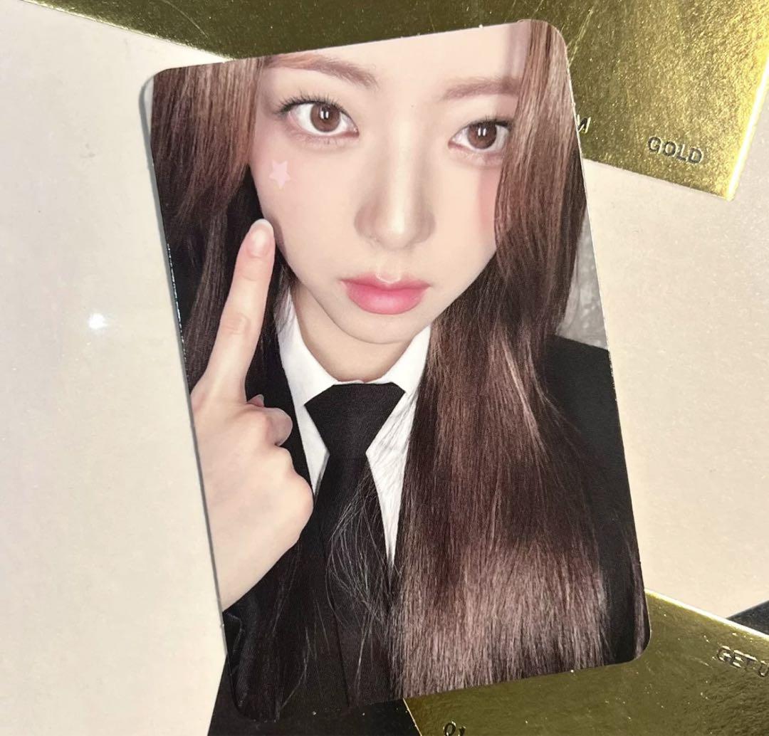 

[USED] itzy Yuna GOLD cokodive autograph session limited trading card