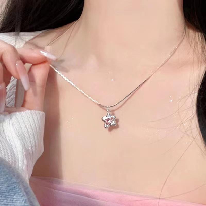 Tide Diamond Bow Necklace, Femininity Niche Design, High-End Light Luxury Collarbone Chain, Girlfriend Pendant.