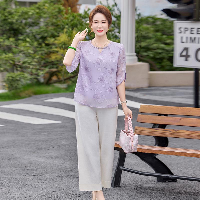Mom's Elegant Chinese Style Two-Piece Set: Summer Fashionable Three-Quarter Sleeve Top for Middle-Aged and Elderly Women (2026).