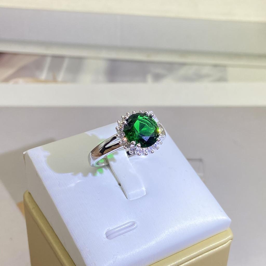 European and American Emerald Zircon Women's Rings  Creative Hand Accessories and Gifts