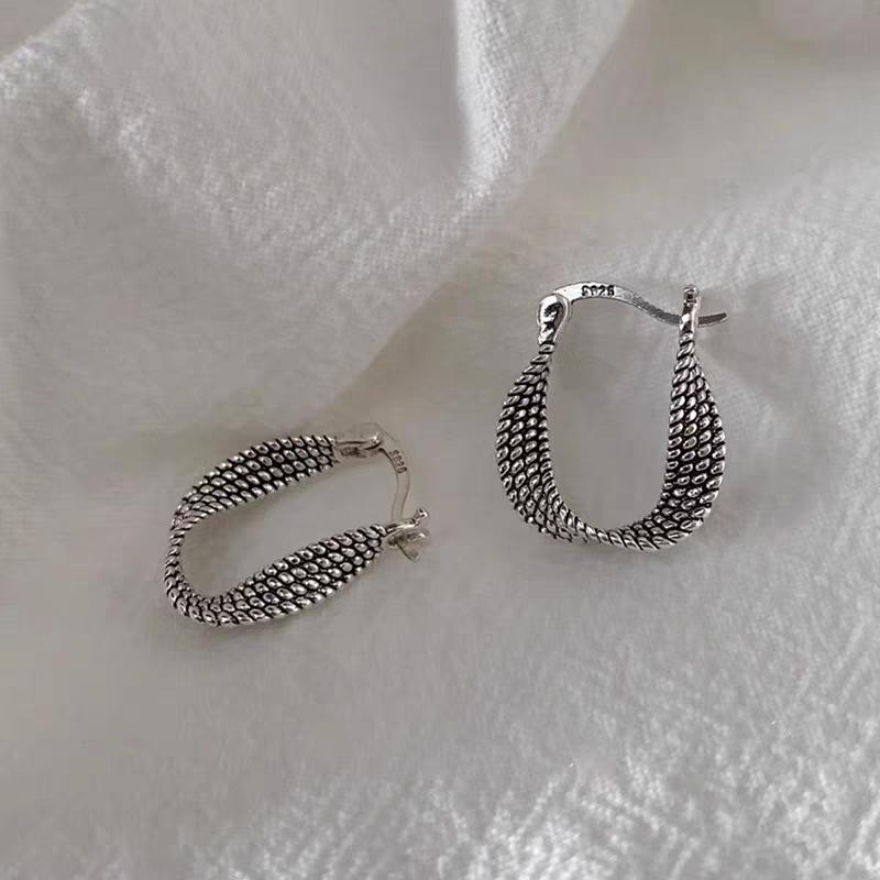 S925 Sterling Silver Twist Earrings - Retro Niche Design, Simple Studs & Personalized Ear Cuffs for Women.