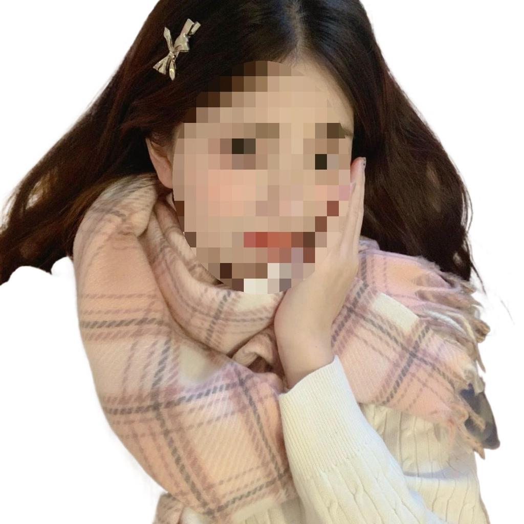 Milky Beige Plaid Thickened Scarf: Korean Style for Winter 2025