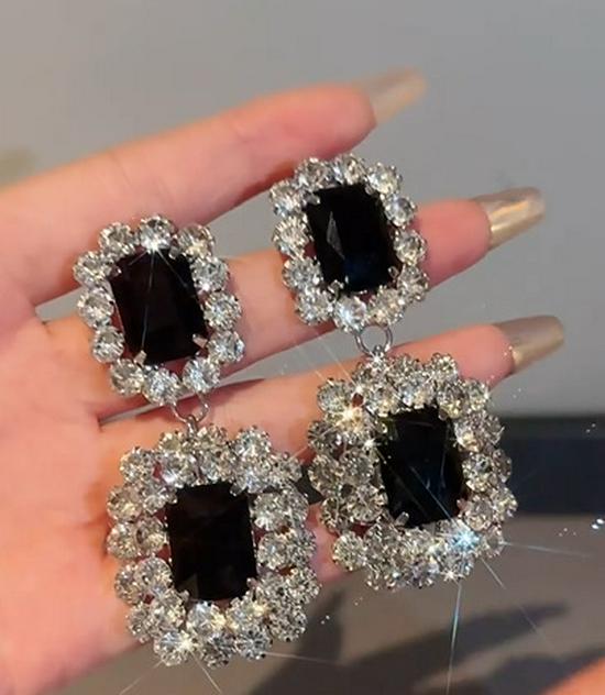 Silver Needle Zircon Flower Tassel Earrings: Elegant, High-End Studs for a Fashionable, Sophisticated Look