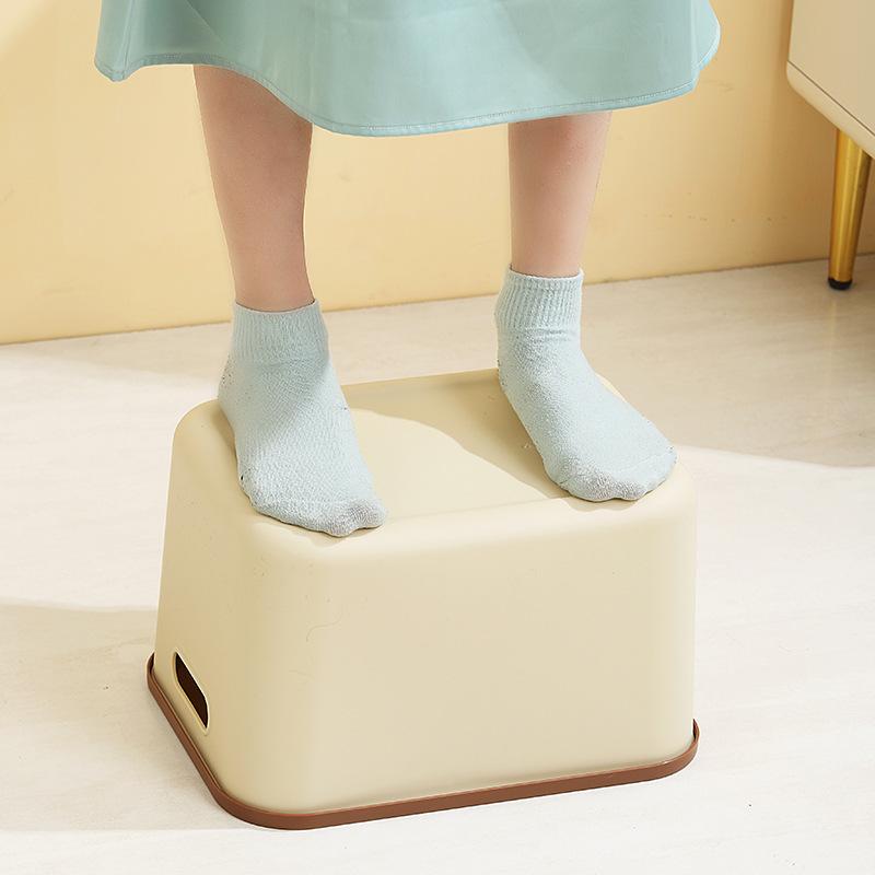 Plastic Desktop Organizer Box with Lid for Dorms and Kids' Toys