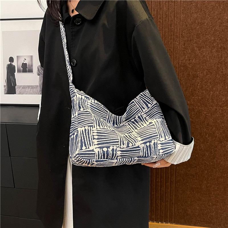 New Autumn Lazy Wind Messenger Bag, Large-capacity Personalized and Beautiful Messenger Bag Women's Commuter Shoulder Bag