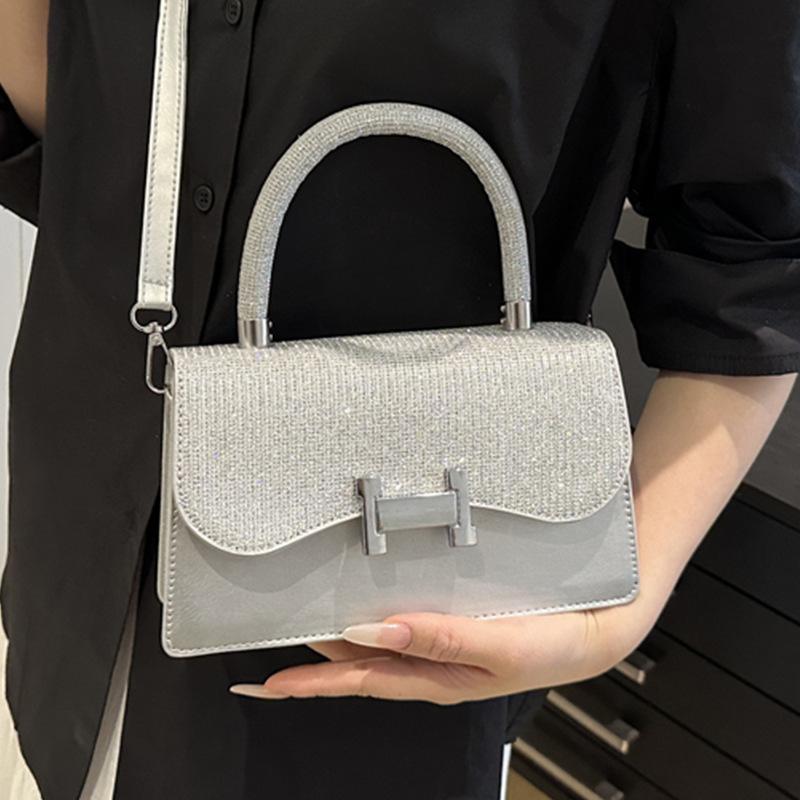 

2025 spring new niche design messenger bag casual fashion women s bag simple foreign style shoulder bag червоний