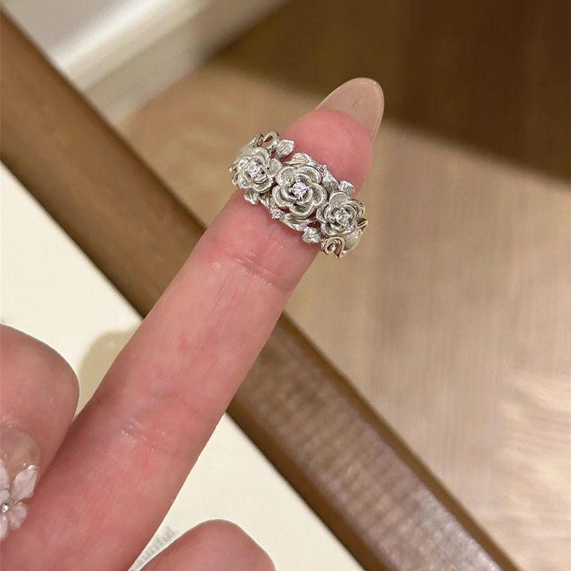 Elegant Brushed Rose Flower Ring for Women – High-End Fashionable Index Finger Band