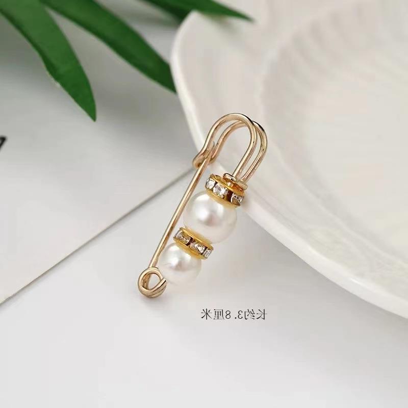 Waist Pin Accessory Brooch for Adjusting Clothing Fit and Preventing Exposure