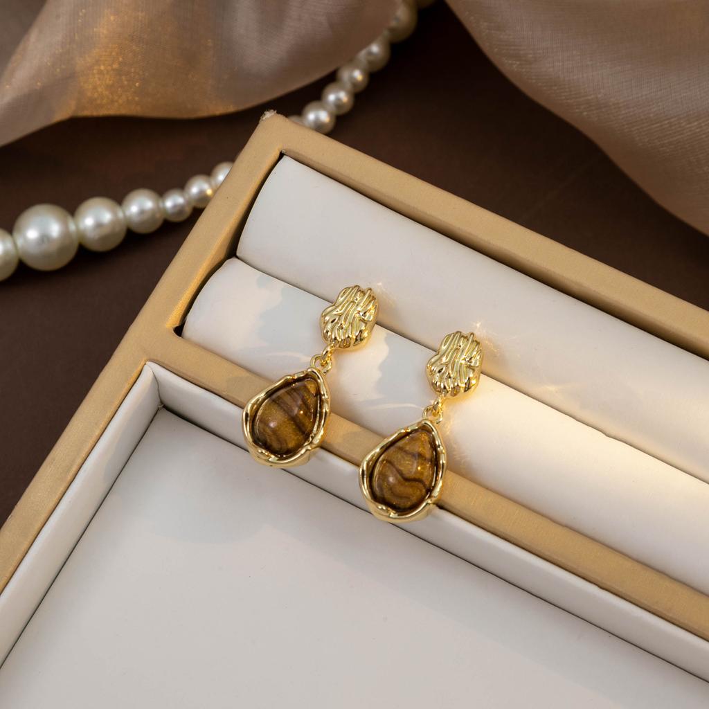 Maillard Atmosphere Brown Irregular Water Drop Earrings, Light Luxury Niche Retro Oval Earrings