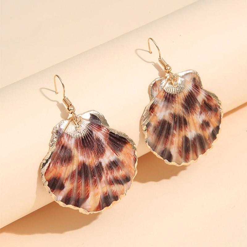 Natural Conch Shell Drop Earrings Unique Ocean Inspired Fashion Ear Jewelry Pendant Earrings Present for Women and Girls