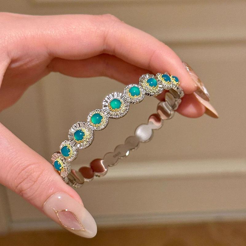 Classic blue-green Zircon daisy bracelets for women high-quality and unique Romantic opening bracelet charms  gift