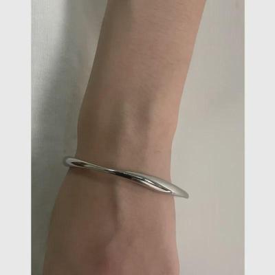 Gagge Titanstahl Kalt-Stil Schlichter Ring Armreif - High-End Einfaches Modeaccessoire für Frauen