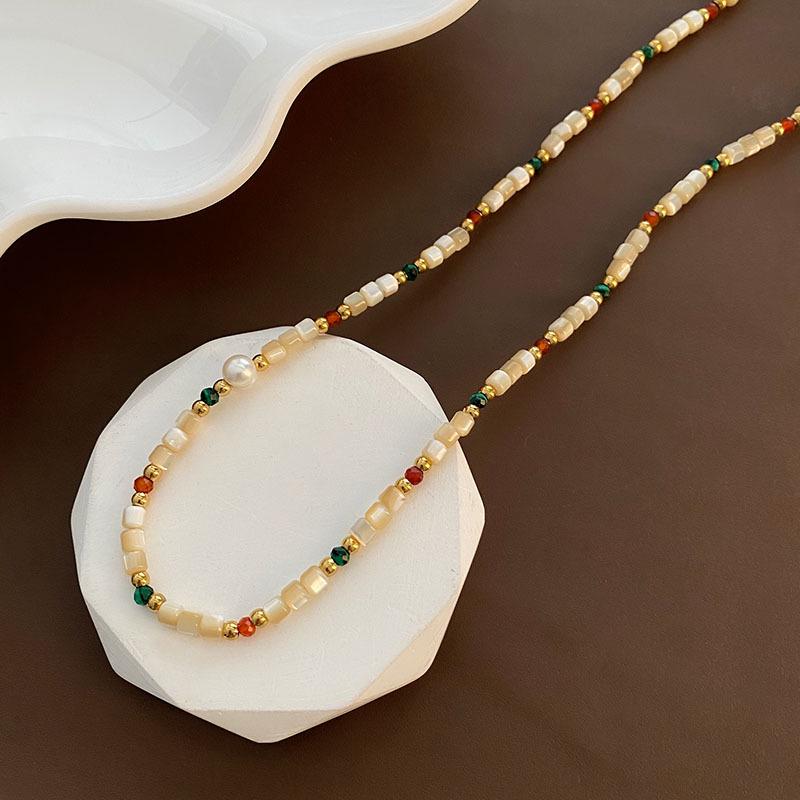 2024 Trendy Freshwater Pearl Choker: Colorful Beaded Necklace for Women's Clavicle with a Luxurious and Stylish Touch