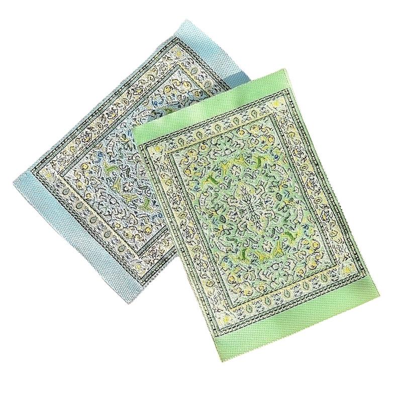 

4 шт. Аксессуары для кукол Миниатюрный плетеный ковер 1:Ковер для кукольного домика масштаба 1/12, Декор для игры, Напольное покрытие, Коврик с цветочным узором