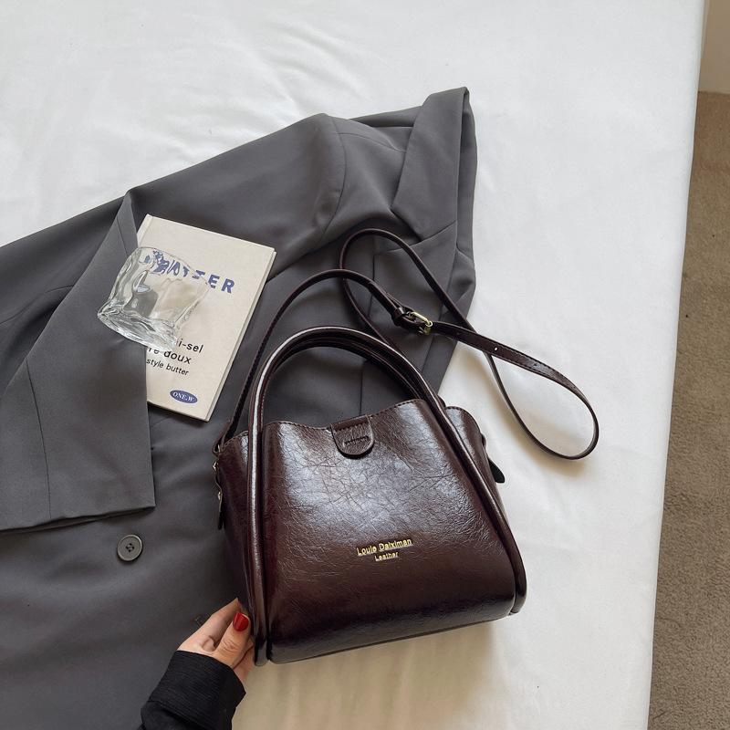 

Niche fashionable high-value handbag women s lychee pattern commuting fashionable shoulder messenger bag summer new women s bag