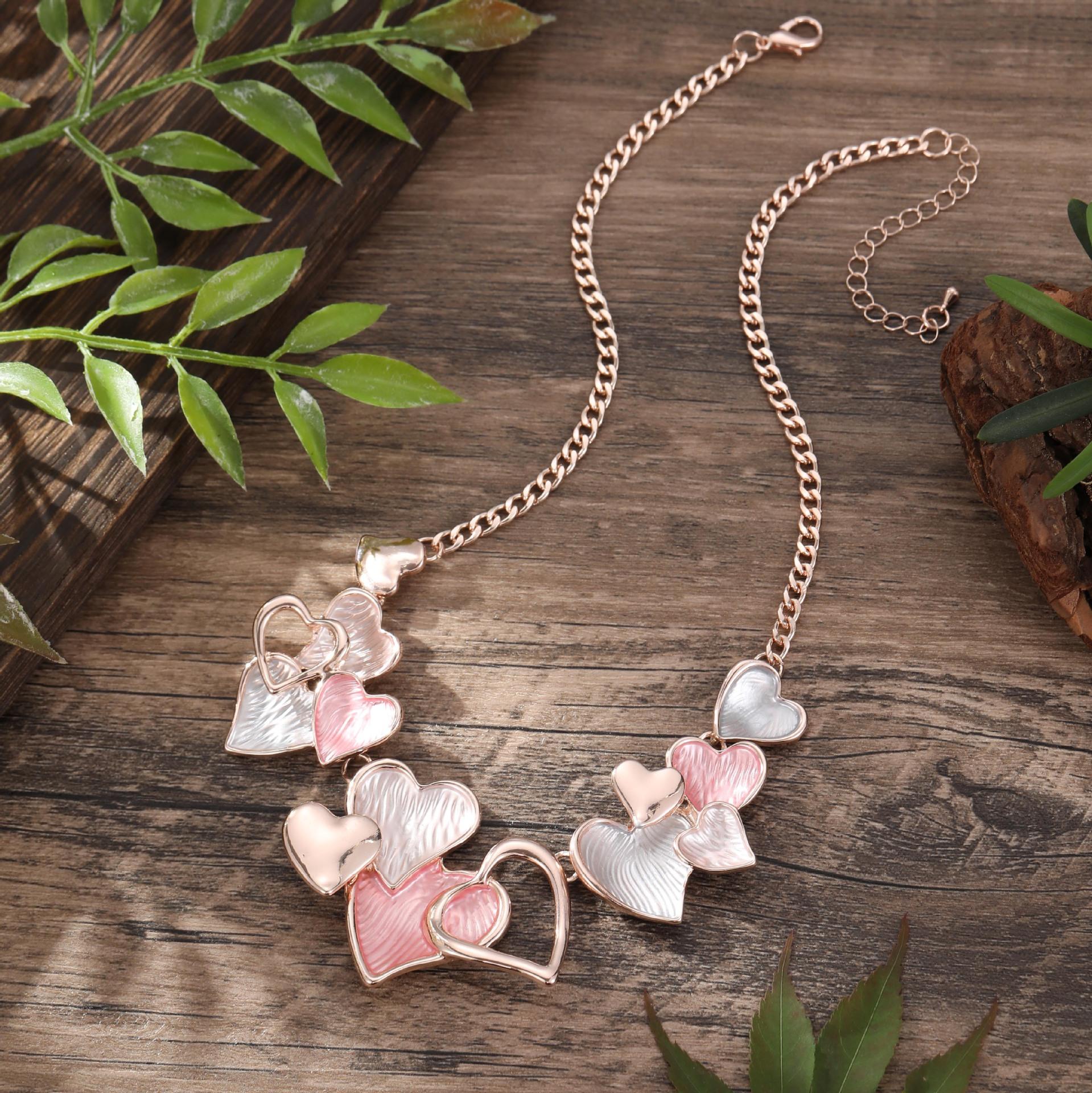 

Цветная живопись масло полое ожерелье с любовью, модное универсальное женское банкетное ожерелье высокого класса в форме сердца