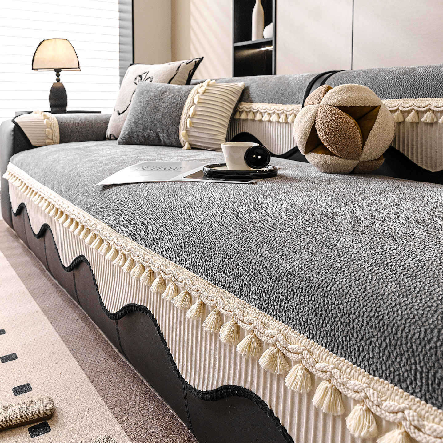 

Chenille Sofa Cover Suitable for All Seasons Comfortable Skin Friendly Non Slip Seat Cushion Wear-resistant Cover Cloth Towel 70X70cm сірий