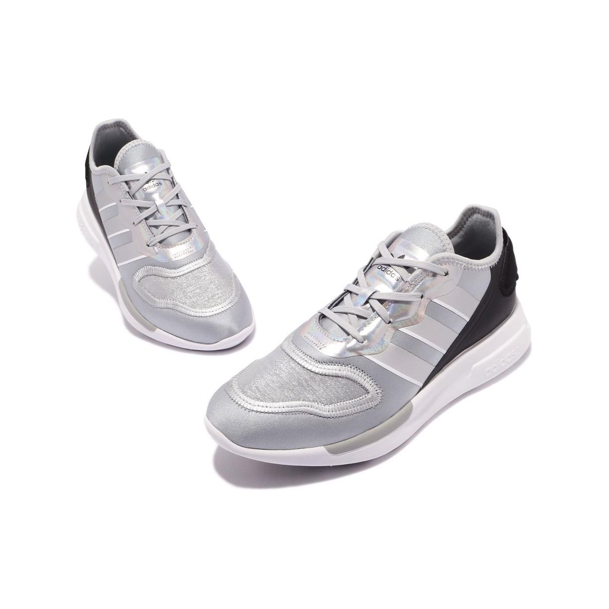 11715 fiyatlarından başlayan adidas ZX 2K Florine Gümüş Metalik