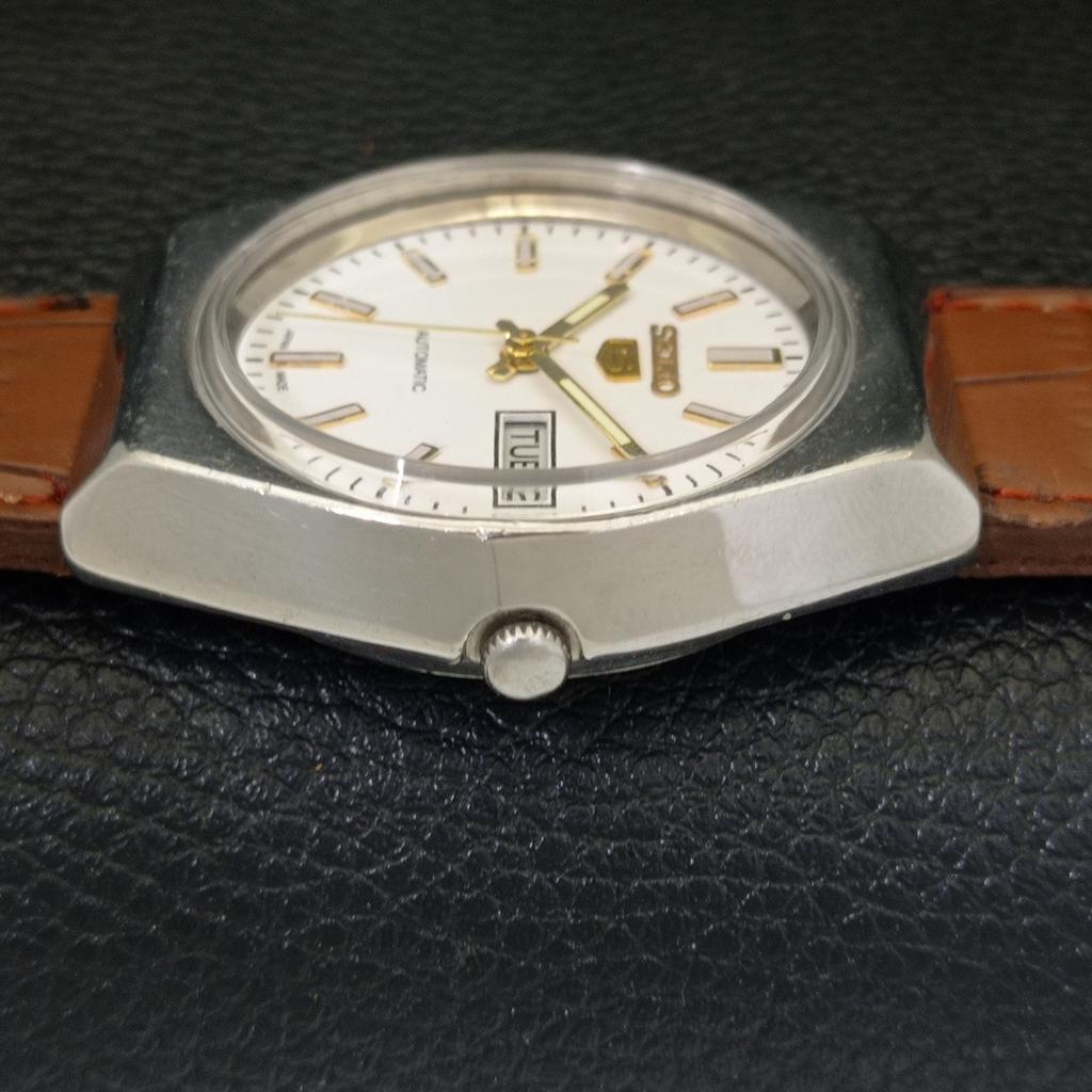 VINTAGE SEIKO 5 AUTOMATIC 6319A JAPAN MENS WHITE COLOR DIAL WATCH A701229-5 R206a-a701229