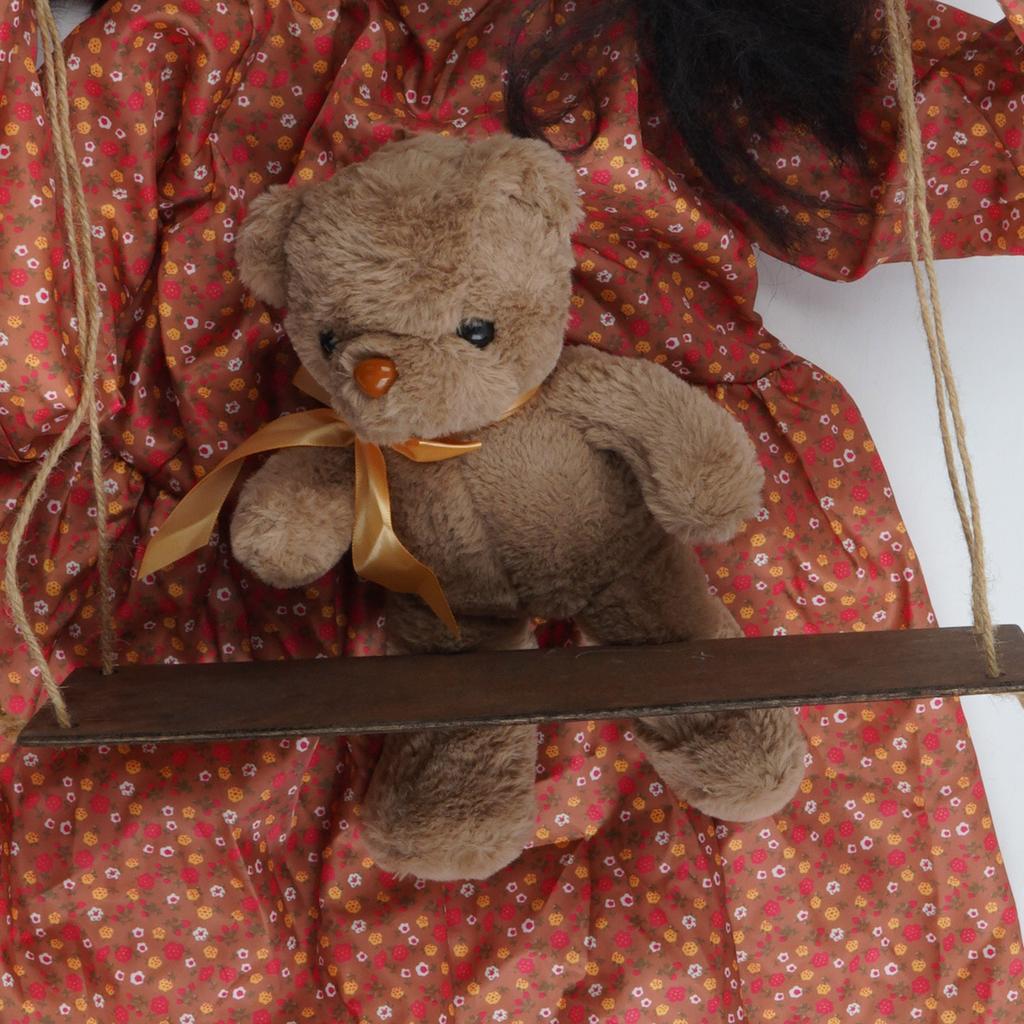 Strašidelná loutka Halloweenská dekorace Hlasem aktivovaná strašidelná loutka se zářícím okem pro zahradní dvorní dekoraci