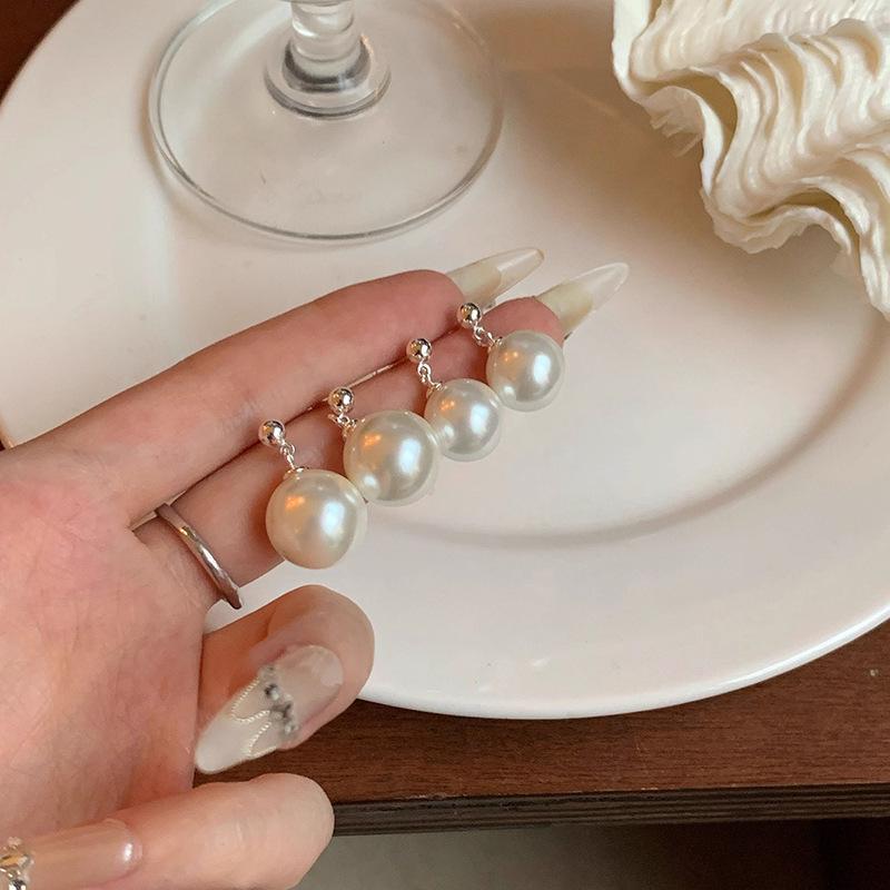 Exquisite Pearl Stud Earrings For Women, Niche High-End Feeling, Small Earrings, Exquisite Light Luxury Temperament, Atmospheric Earrings