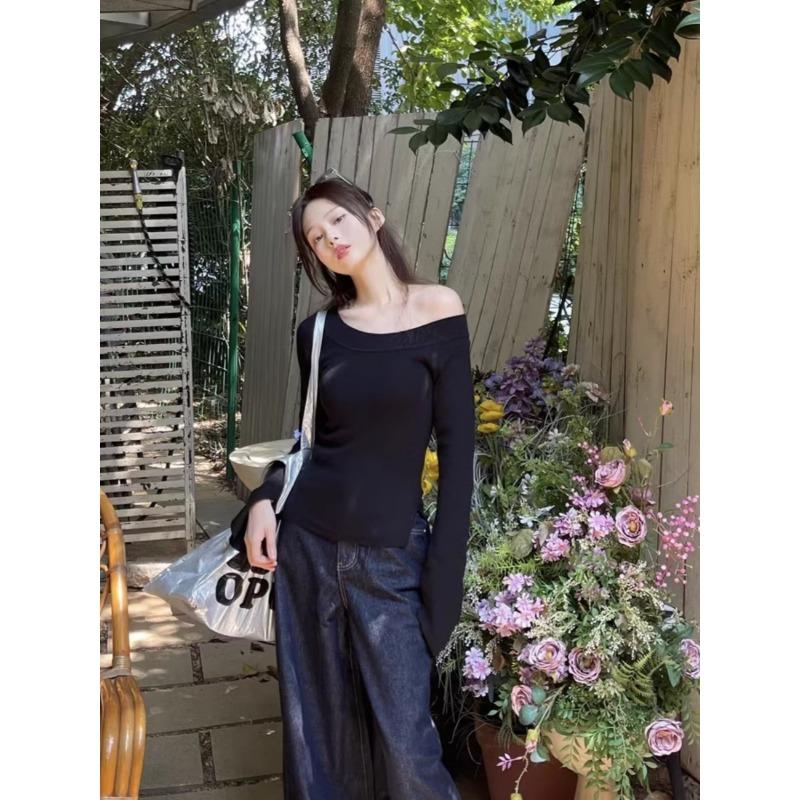

Pure desire wind slanted shoulder knitted sweater women s spring design sense split fork slim slim top off the shoulder bottoming shirt L чёрный