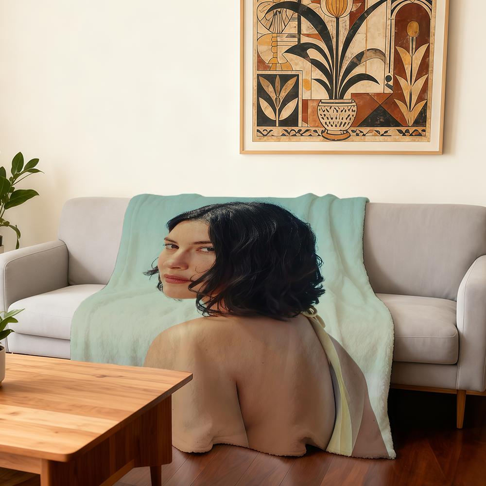 

Singer Gracie Abrams The Secret of Us Blanket Super Warm Comfortable Plush Throw Blanket Child Home Sofa Bedroom Gift 30x40in