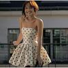 Prikkete fluffy stroppeløs kjole Vintage Slim Fit Sexy aftenkjole Ryggsløyfe Ryggløs Off Shoulder Mote Elegant Dame Korte kjoler