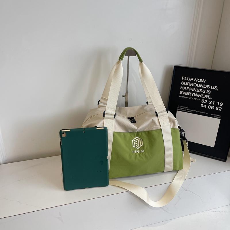 Reisetasche mit großem Fassungsvermögen, mehrfarbige Nähte, Fitnesstasche, Trocken- und Nassfach, Trainingstasche, Gepäcktasche