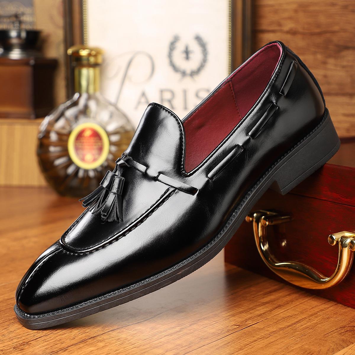 

British style business casual leather shoes, one pedal, loafers, beanie shoes, breathable leather shoes, men s versatile fringed small leather shoes 48 чорний