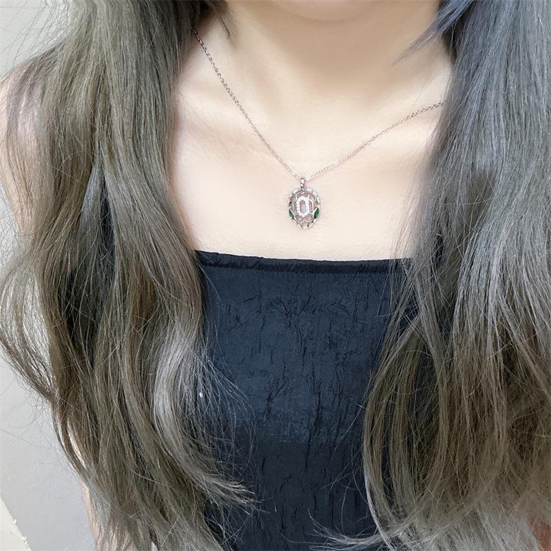 Women's Crystal Snake-Shaped Necklace, Niche Design, Luxurious Clavicle Chain, Elegant Sweater Chain