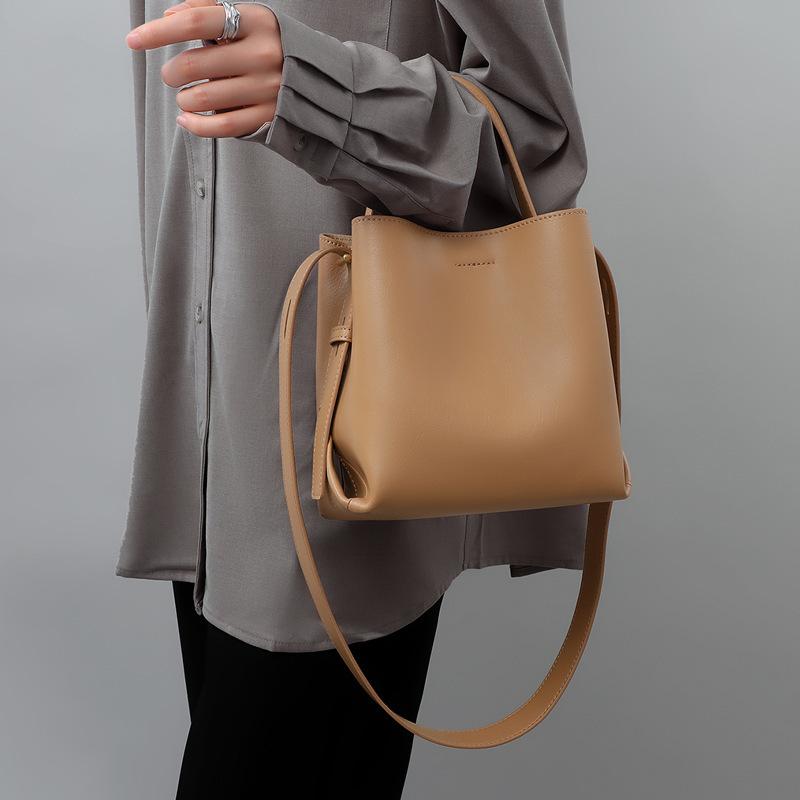 New Crossbody Bucket Bag with One Shoulder Leather Large Capacity Handbag Bag