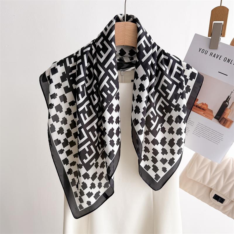 Luxury Print Small Square Scarf Simulated Silk Thin Neck Scarf Fashion Sunscreen Headscarf Women 70x70cm Neckerchief Headband