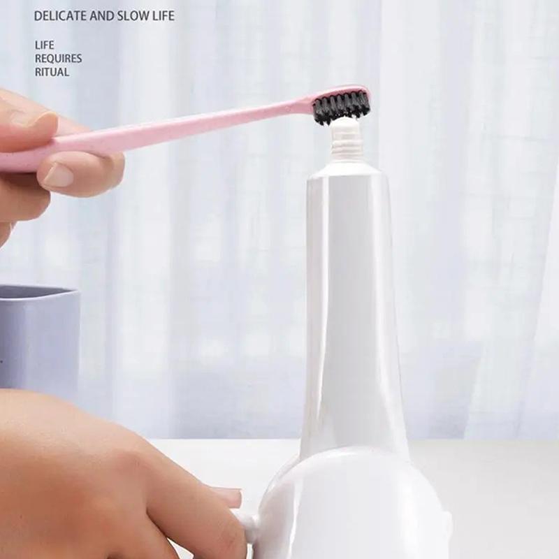 1Pcs Rolling Toothpaste Squeezer Cream Tube Squeezing Dispenser Creative Tooth Paste Holder Creative Bathroom Accessories Sets