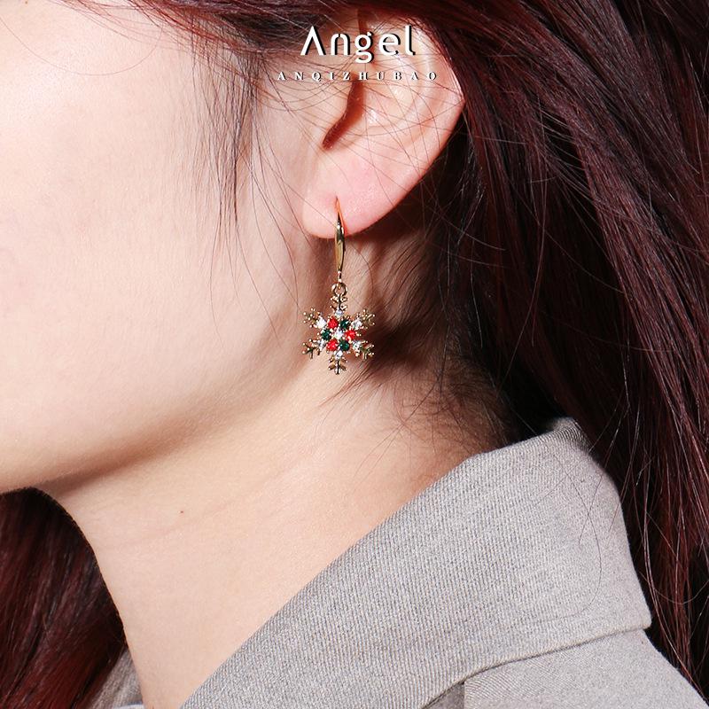 2022 Elegant Snowflake Stud Earrings: European & American Style Christmas Jewelry for Women