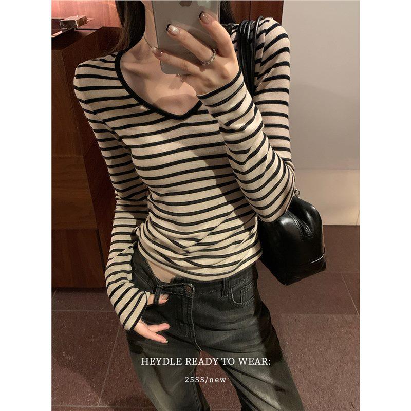 

Women s Black Bean V-Neck Striped Long Sleeve Slim-Fit Ruched Top - Autumn/Winter Collection S In Stock