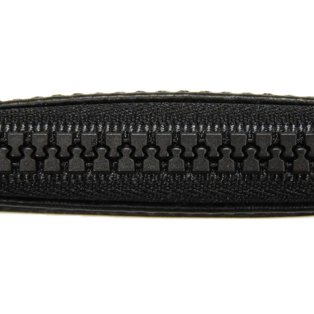 Used 9539 Matte Crystal GG Fragment Case 780177 FAC90 1088 7943 Card Case, Excellent Condition Interlocking G Black
